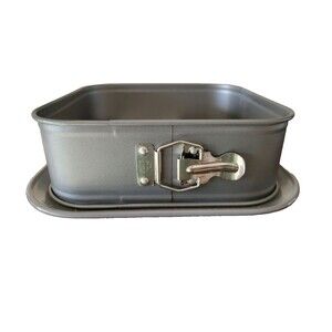 Kaiser Backform Nonstick Square Springform 9" Cake Pan Quadro La Forme